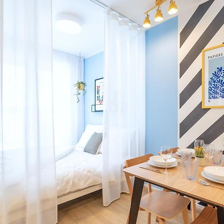 Yellow Apartment - Balcony, Free Parking, By Gravity براغ المظهر الخارجي الصورة