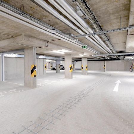 Yellow Apartment - Balcony, Free Parking, By Gravity براغ المظهر الخارجي الصورة
