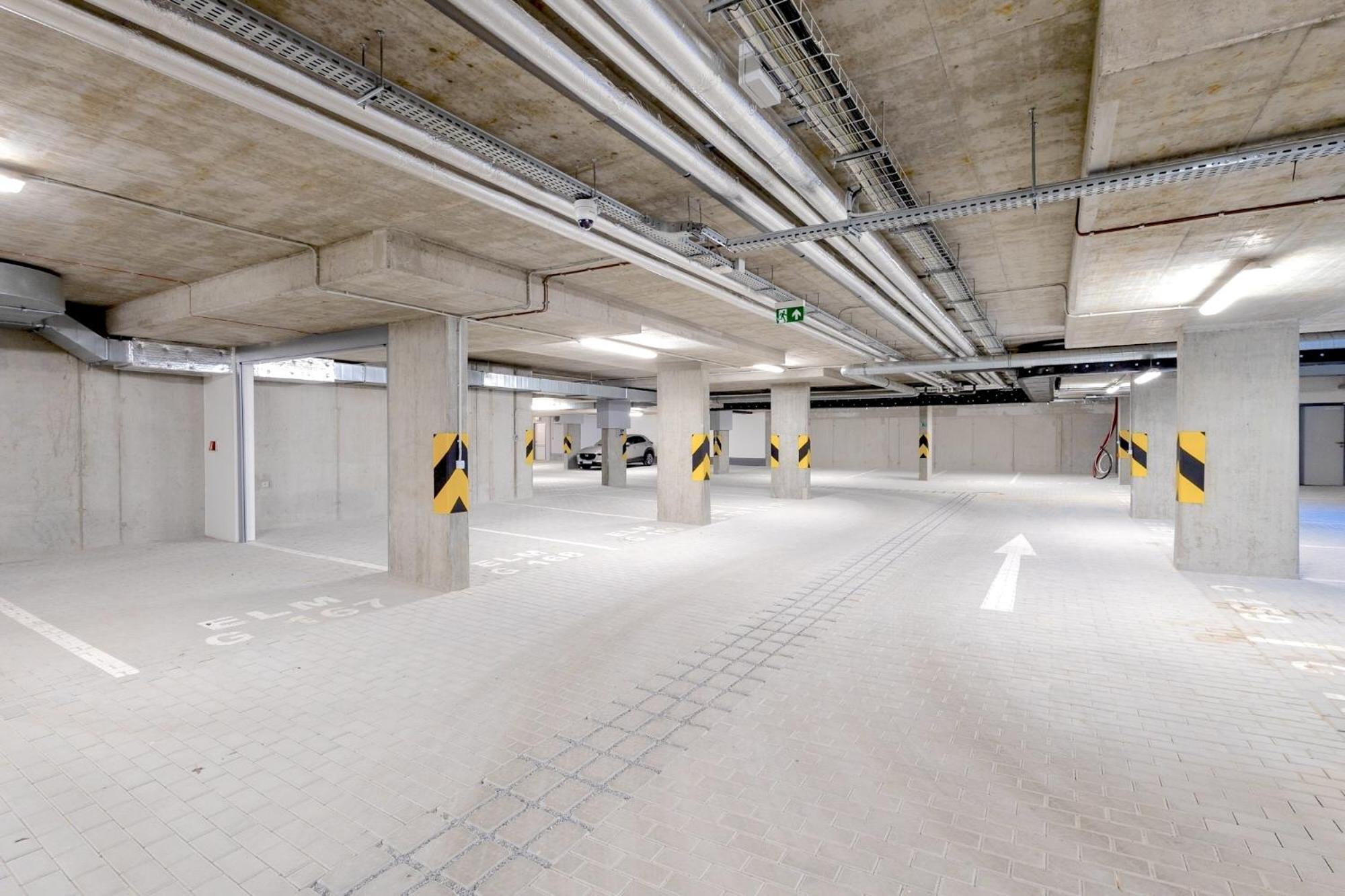 Yellow Apartment - Balcony, Free Parking, By Gravity براغ المظهر الخارجي الصورة